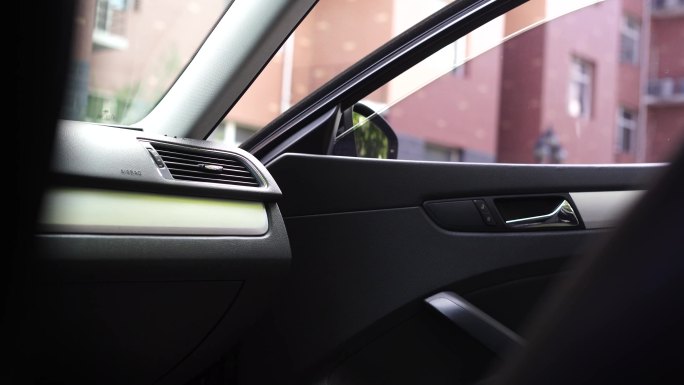 巨额贿赂 大肆敛财 频繁受贿 纪委警示