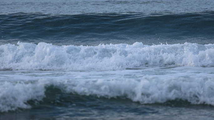 唯美海浪升格慢镜头