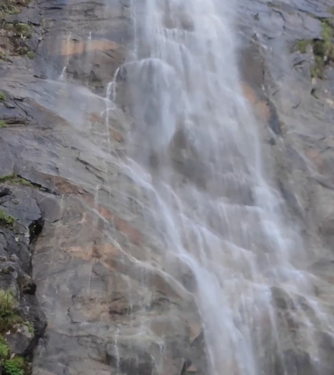 瀑布山水风景