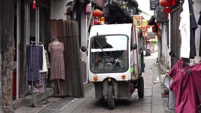 古镇垃圾车