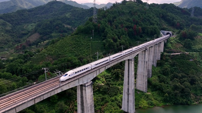 广西桂林高铁线路 大好河山