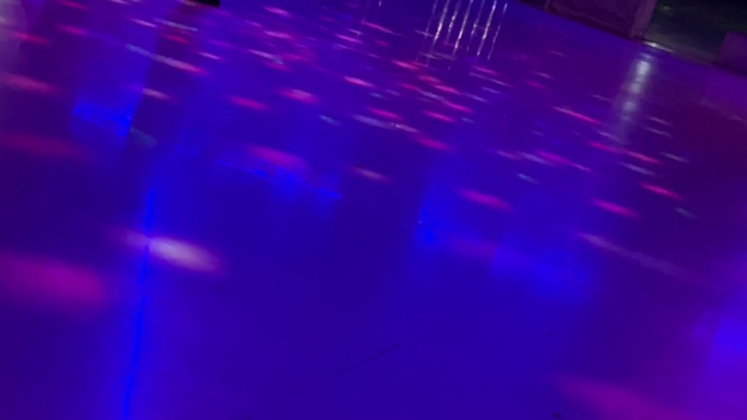 霓虹灯光歌舞厅