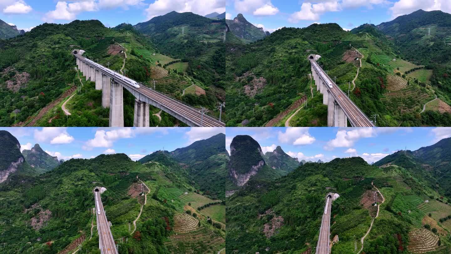 广西桂林高铁和谐号驶入山洞