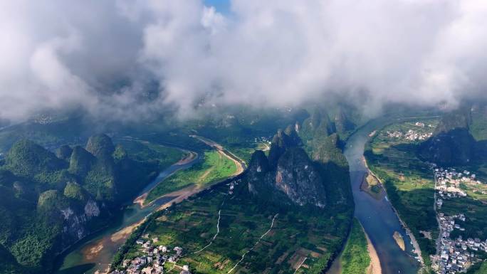 桂林山水阳朔漓江20元背景1km高空穿云