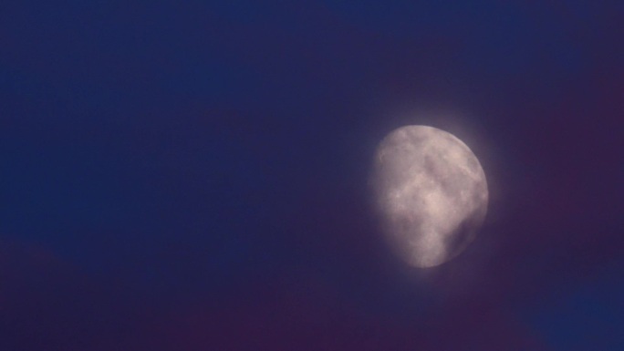 浪漫天空月亮朦胧的夜色