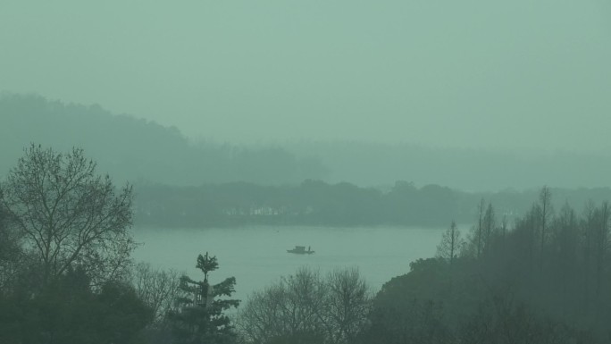 雨中的西湖