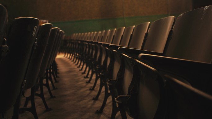 旧剧院时光-怀旧回忆-旧电影院-旧椅子
