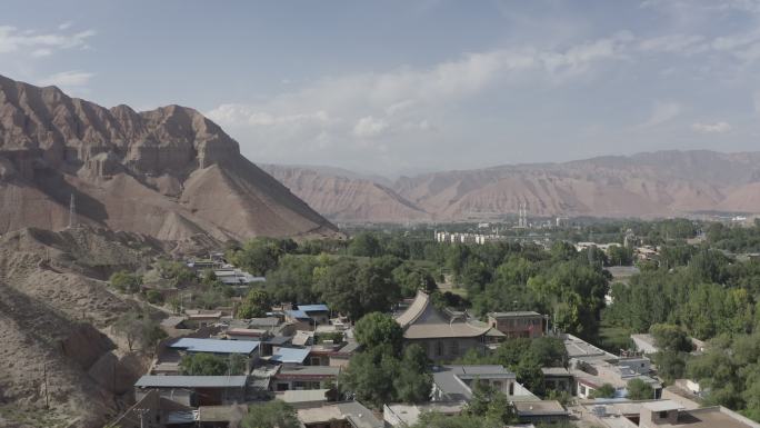 青海青藏高原黄河循化河流城市航拍原画质