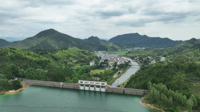 航拍浙江省杭州市淳安县枫树岭下姜家村