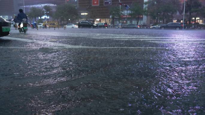 城市暴雨-升格动画