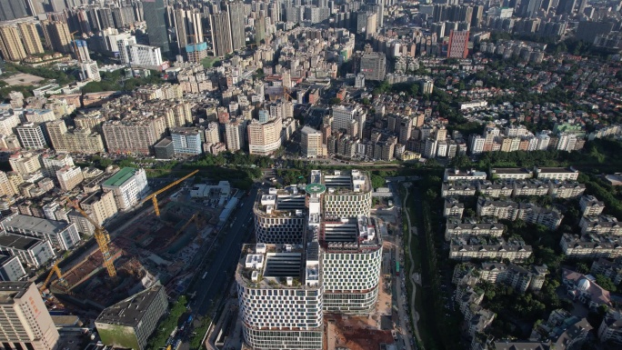深圳龙华民治城市航拍4K医院停机坪俯拍
