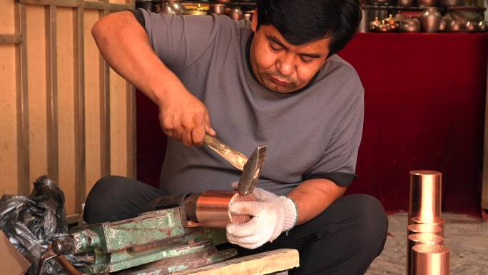 新疆传统手工铜器凹雕制作工艺4k