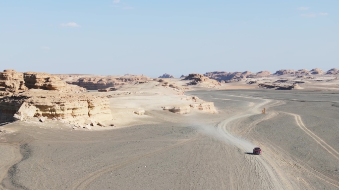 自驾车行驶在荒漠戈壁 原创4K50帧