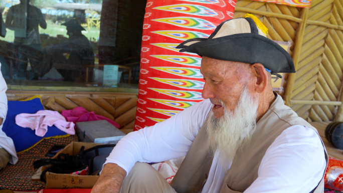 新疆百岁老人，罗布人村寨