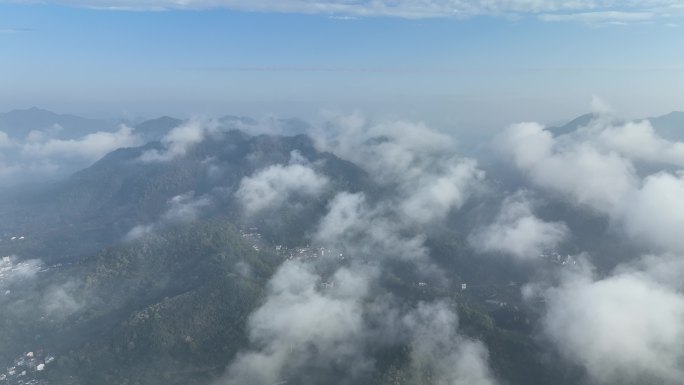 航拍浙江绍兴诸暨同山镇山区云雾早晨乡村