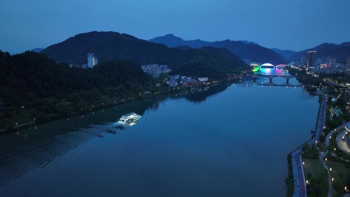 航拍浙江省杭州市新安江镇夜景 建德博物馆