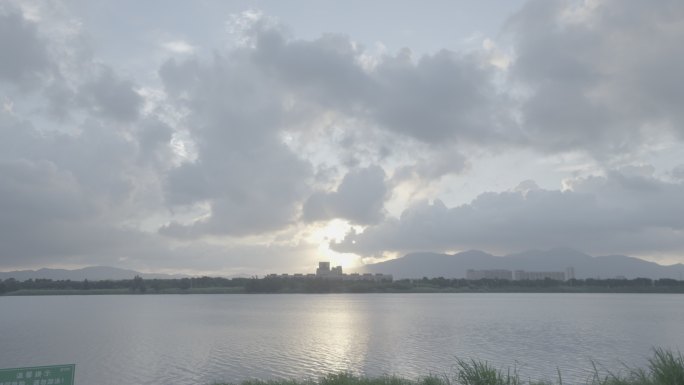 长乐东湖，湖面天空夕阳延时