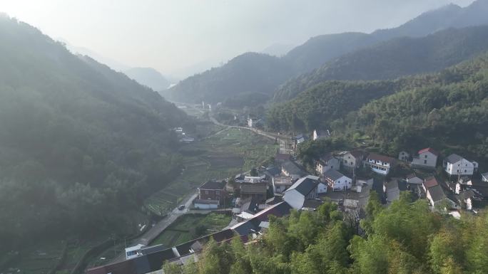 航拍浙江绍兴诸暨同山西源村竹林竹山山村