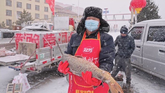 农村办年货  赶集 雪天置办年货