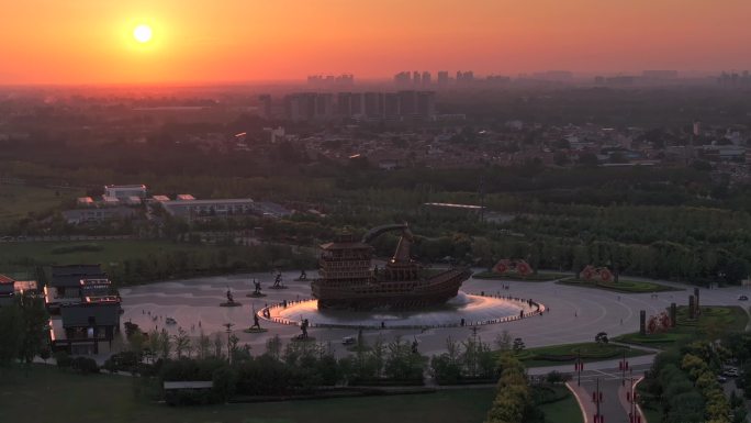 西安昆明池七夕公园晚霞日落大气湖面倒影