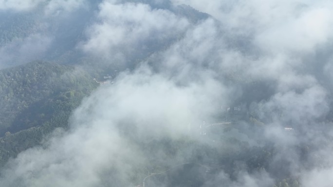 航拍浙江绍兴诸暨山区云雾早晨乡村农村山村