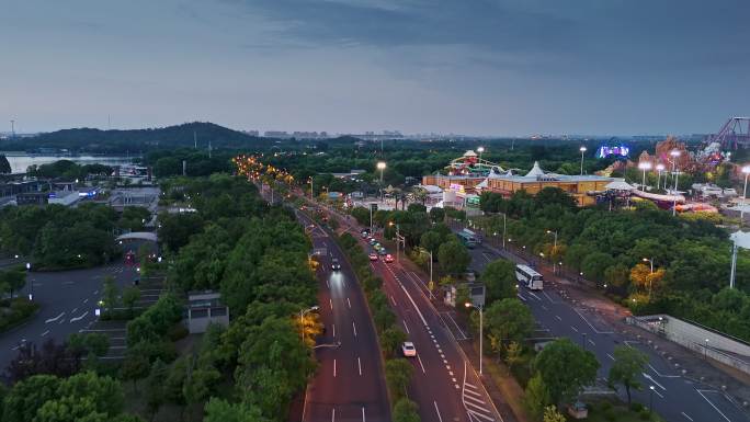 上海松江欢乐谷与玛雅海滩水公园景区路