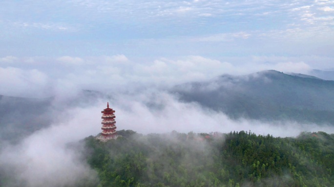 襄阳古隆中腾龙阁云雾缭绕仙境般卧龙岗云海