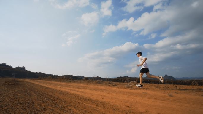 跑步运动跑步年轻人户外运动健康生活晨跑慢
