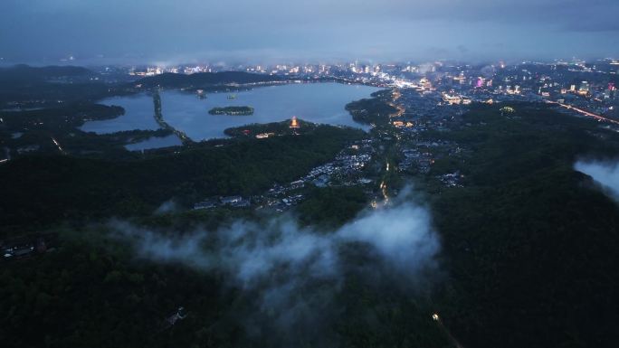 西湖云雾大景