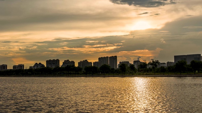 城市夕阳