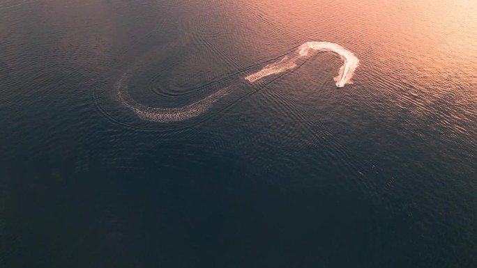 海上无人驾驶喷射船