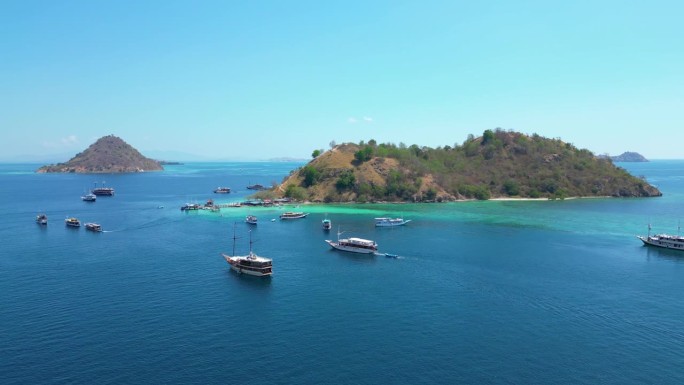 印尼科劳岛(Pulau Kelor Komodo)前方航拍