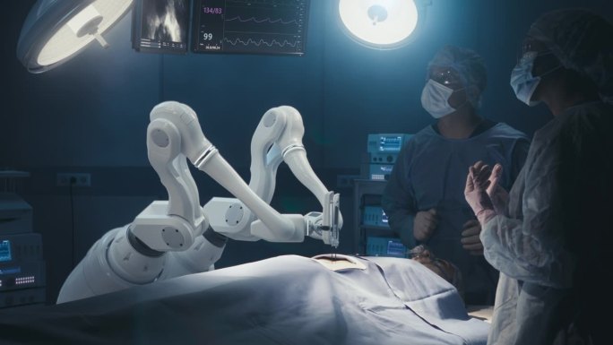 两名外科医生在高科技医院观察高精度可编程自动机械臂为病人手术。机器人四肢执行复杂的纳米手术，医生在监