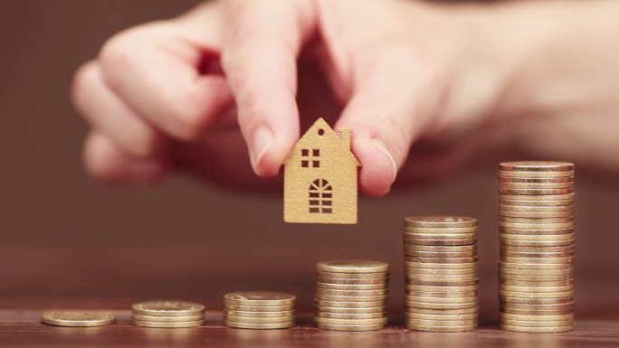 房子关于增长钱币、房地产投资、储蓄或买房