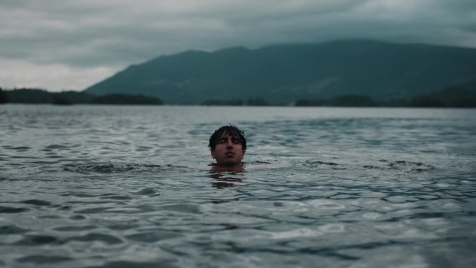 宁静冷水浸宁静冷水浸游泳