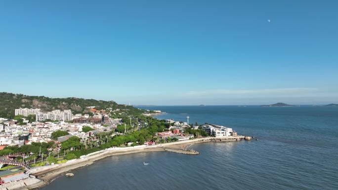 厦门海岸线航拍海边沙滩风景珍珠湾海滨浴场