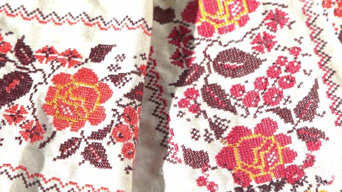 乌克兰服装刺绣衬衫。红橙和黑线背景。Vyshyvanka是乌克兰的象征。刺绣十字绣。乌克兰民族针法。