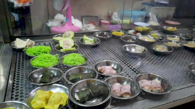 泰国清迈一家中餐馆的蒸点心机