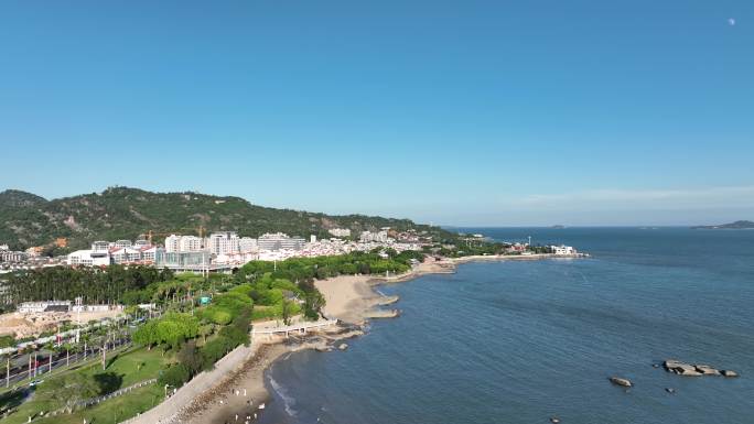 厦门海岸线航拍海边沙滩风景珍珠湾海滨浴场