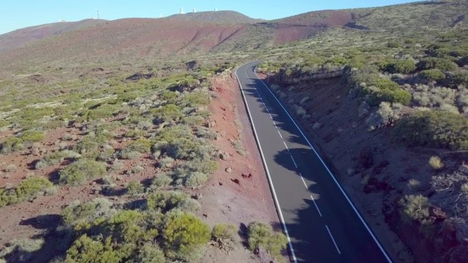 西班牙特内里费岛El Teide火山之间的漫长道路