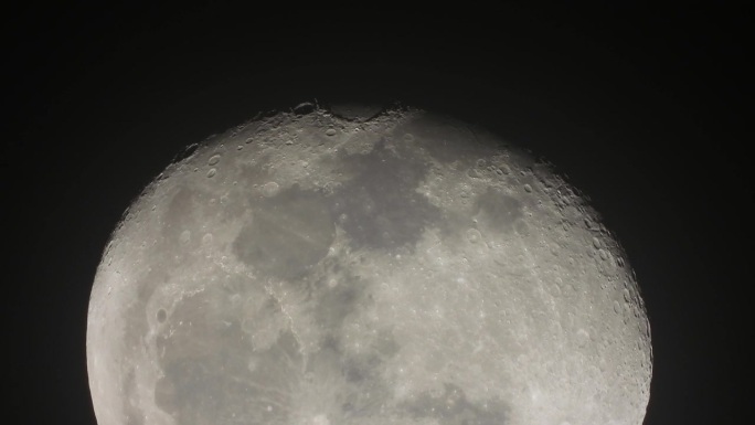 月亏极近距离拍摄