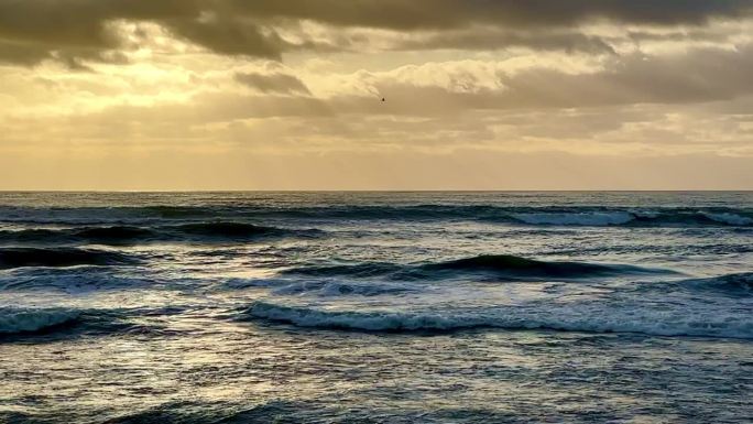 南太平洋的海浪，新西兰