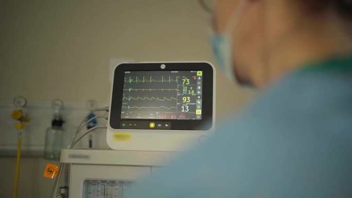 心脏监测器显示心率