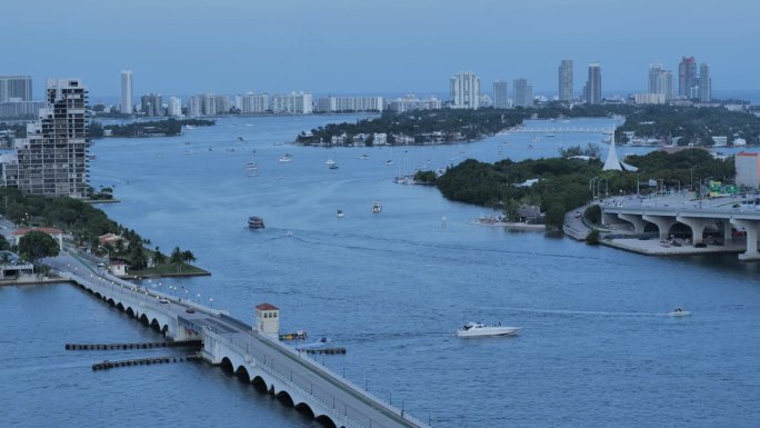 迈阿密南海滩横跨佛罗里达海湾