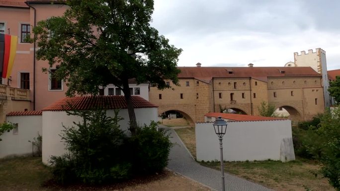 安贝格有古老的建筑和河边的村庄