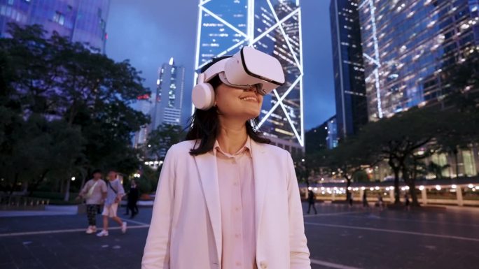 香港智慧城市、加密货币城市和VR眼镜。