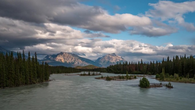 河流流经加拿大落基山脉的时序图