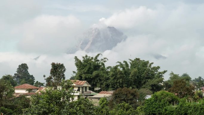 印尼苏门答腊岛锡纳朋火山喷发火山碎屑流时间流逝