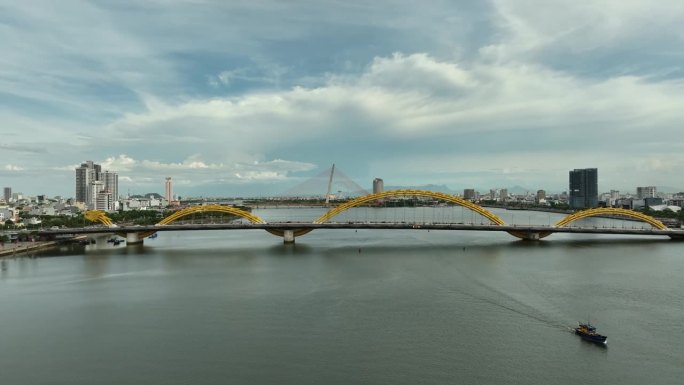 岘港龙桥无人机拍摄的视频