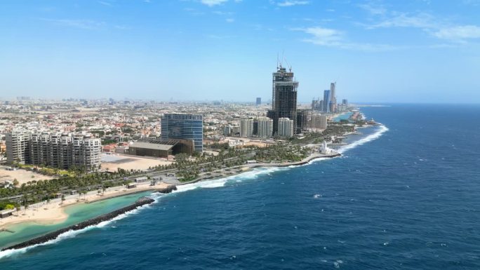 吉达，沙特阿拉伯:鸟瞰海滨城市和著名的度假小镇，红海湛蓝的海水——俯瞰阿拉伯半岛全景